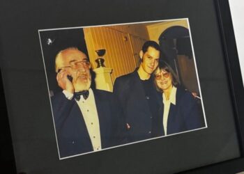 (Видео) Спомени низ фотографии и песни: емотивна вечер за Зафир Хаџиманов во Белград