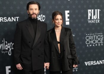 „Џенифер Анистон и Бред Пит од Тему“: актерката искритикувана поради копирање