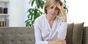 Невообичаени симптоми на менопауза што секоја жена треба да ги знае