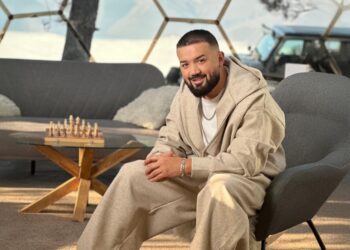 (Видео) Елвир Мекиќ ѝ подари нов музички „Дијамант“ на својата публика