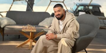 (Видео) Елвир Мекиќ ѝ подари нов музички „Дијамант“ на својата публика