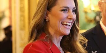 (Фото) Кејт Мидлтон повторно е најубавата принцеза на светот