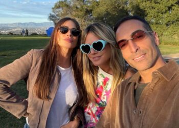 (Фото) Софија Вергара објави стари фотографии, таа изгледа апсолутно исто