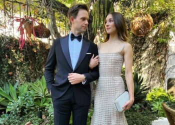 (Фото) „Убавата мала лажливка“ се породи: Позната двојка го доби третото дете