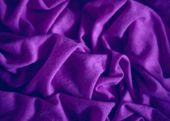 (Фото) Бојата што никогаш не била модерна стана најнеочекуваниот хит на сезоната