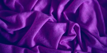 (Фото) Бојата што никогаш не била модерна стана најнеочекуваниот хит на сезоната