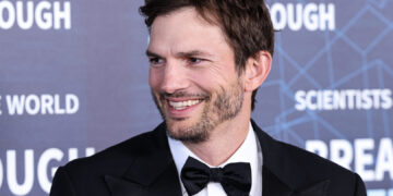 Ештон Кучер со пофалби за поранешната сопруга Деми Мур