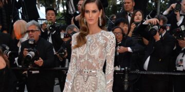 (Фото) Ништо не може да го замени шармот и природната убавина на една Бразилка: таа го докажува токму тоа