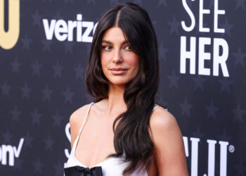 (Фото) Бестрашното „девојче“ кое го освојува Холивуд: Ал Пачино е нејзин очув, Ди Kаприо „падна“ на нејзината убавина