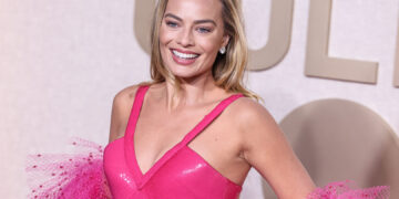 (Фото) Марго Роби во незамисливи потпетици: „Би сакала да видам како оди во нив“