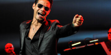 (Фото) Марк Ентони, 58, го очекува осмото дете: објави фотографија со сопругата 31 година помлада од него