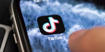 TikTok останува во САД