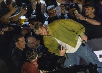 (Фото/Видео) Логан Пол продаде картичка Покемон за рекордни 16,5 милиони долари