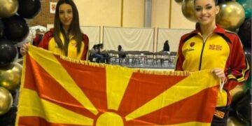 Илина и Ева го вееја македонското знаме на натпревар во Франција