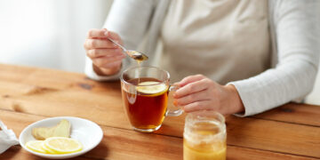 Домашен напиток кој прави чуда за болното грло