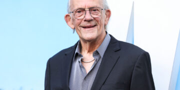 Петти брак со 32 години помлада жена: Легендарниот актер (87) не може да ја скрие својата среќа