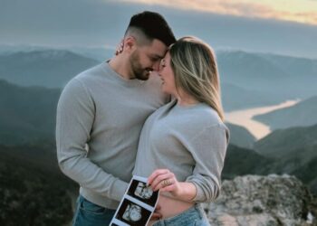 (Фото) „Не знаев дека универзумот ме подготвува за најважната премиера во нашиот живот, те чекаме малечка“, Александра Јанева објави дека е бремена