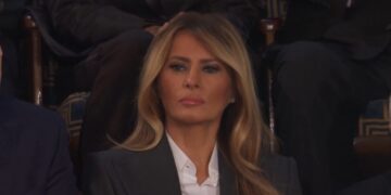 (Фото) Објави „селфиња што никој не ги споделува на социјалните мрежи“ и предизвика лавина од коментари