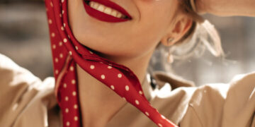 (Видео) Се враќа еден моден хит: виралниот детаљ ќе го освежи секој ваш изглед