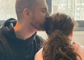 Да ѝ помогнеме на малата Ева во борбата со агресивната форма на рак