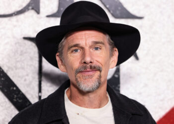 Се опишува себеси како „неверојатно вулгарен“ во спалната соба: „Едноставно ми поминува низ глава…“