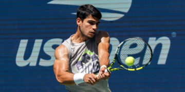 (Фото) Карлос Алкараз се соблече и беше распнат во коментарите: „Никогаш повеќе не го прави ова“