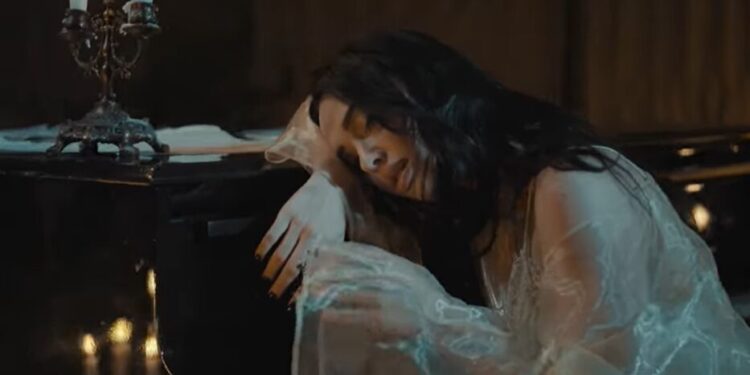 (Видео) Мартија со нова песна „Не барај ги ангелите“