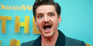 (Фото) Педро Паскал повеќе не го крие своето момче