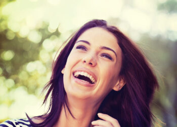 Црно-белата фотографија од Кејт Мидлтон и принцот Вилијам растажи многумина