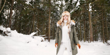 (Фото) Пролетта нè повикува: 5 безвременски комбинации со бели панталони