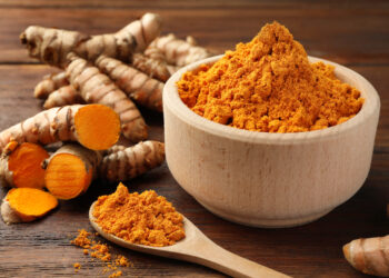 Слабеење со куркума: Како популарниот зачин природно ги топи мастите