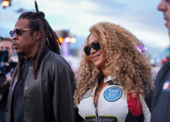 Џеј-Зи за обвинувањата дека неговата ќерка Блу Ајви е „непо бејби“: Таа се бореше за сè сама