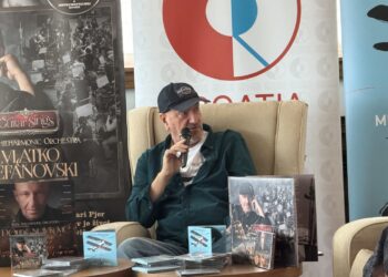 Пред доделувањето на наградите „Порин“ за посебни заслуги, Влатко Стефановски во Сплит го претстави новиот албум Muscle Memory