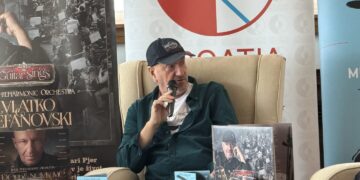 Пред доделувањето на наградите „Порин“ за посебни заслуги, Влатко Стефановски во Сплит го претстави новиот албум Muscle Memory