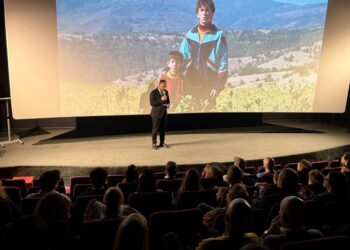 Премиера на македонскиот филм во Брисел: „Диџеј Ахмет“ ја воодушеви европската публика