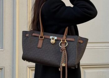 Мајкл Корс го враќа иконскиот модел што беше насекаде во 2000 година