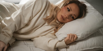 (Видео) „Како спиеш ти“, модерна поп-балада од Александра Јанева