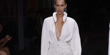 Жената што пукаше кон куќата на Ријана е обвинета за обид за убиство на пејачката