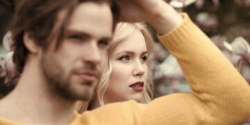 (Видео) Познатиот актер на црвениот тепих со убава Србинка – тие се во брак 26 години