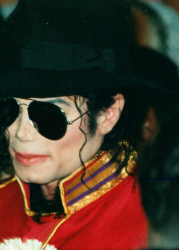 Четворица браќа и сестри тврдат дека биле злоставувани од Мајкл Џексон