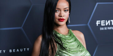 Жена пукала кон куќата на Ријана на Беверли Хилс: обвинета за обид за убиство