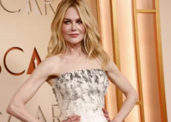На 58 години блеска како никогаш – Никол Кидман повторно ги освои сите погледи