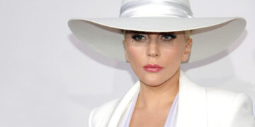 Лејди Гага го откажа концертот во Монтреал: „Состојбата ми се влоши“