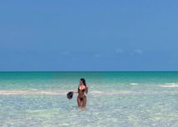 (Фото) Риалити ѕвездата ја отвора сезоната на бикини – направи вистински хаос на социјалните мрежи