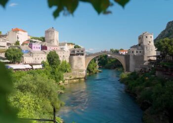 (Видео) „Снегот ги покри гранките на Босна“: Хари Мата Хари потсети на убавините на неговата земја преку нова песна