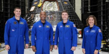 (ВИДЕО) Историска мисија, силни емоции: екипажот на „Артемис II“ проговори по враќањето