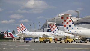 Криза пред летото: недостигот на авионско гориво ја става под ризик туристичката сезона во Хрватска