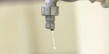 Македонците трошат сè повеќе вода: Дневната потрошувачка достигна рекорд