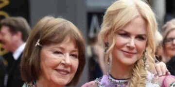 Никол Кидман со неочекуван потег: По смртта на мајка и таа сака да стане „death doula“