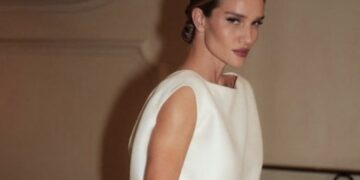 ШОК ЗАД ГЛАМУРОТ: Роузи Хантингтон-Вајтли банкротирала, паднала во депресија и една година се борела да застане на нозе